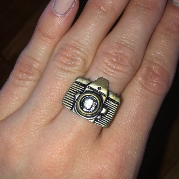 Retro Camera Ring - Picture 2 of 2